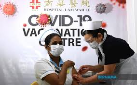 Hospital swasta di johor , malaysia. Bernama Petugas Barisan Hadapan Hospital Swasta Di Pulau Pinang Terima Suntikan Vaksin