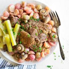 Si cocina carne de res a fuego bajo, ya sea en una plancha, parrilla o estofado, notará como la carne se va ablandando mientras se va cocinando. Asado Instantaneo De Carne De Res Receta Facil Y Saludable