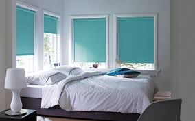 الستائر في غرفة النوم 30 صور الستائر الرأسية على النوافذ البلاستيكية عناصر جديدة وجميلة