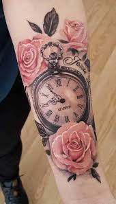 Montre Tattoo Quel Est Le Sens Des Combinaisons Et Des Photos Inspirantes Rose Tattoos For Women Watch Tattoos Tattoos For Daughters