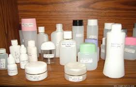 Alasannya, tidak lain karena ingin wajah lebih putih dan mulus secara instan. Bpom Nyatakan 30 Produk Kosmetik Kecantikan Ini Berbahaya Beritabali Com