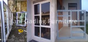Pasalnya, produk ini banyak diaplikasikan produsen sebagai bahan pembuat kusen jendela dan pintu serta ornamen bangunan lainnya. Harga Kusen Aluminium Ykk Alexindo Dacon Dan Alcomesindo Cv Jani Gading Furniture