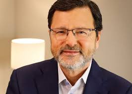 Rare apparition des deux grandes filles de Denis Lévesque