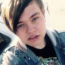 Gavin Randall (@OfficialStoner0)