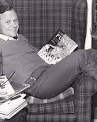 Leo Chiosso became well known for the songs he wrote in partnership with Fred Buscaglione, a singer and musician, but Chiosso also wrote many scripts for television and cinema. Chiosso met Buscaglione