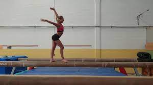 La trave è una specialità esclusiva dell'artistica femminile; Elemento Preferito Alla Trave Ginnastica Artistica Youtube