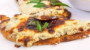 Roasted Garlic White Flatbread Pizza Recipe Rachael Ray Show Garlic Flatbread Flatbread Pizza Roasted Garlic