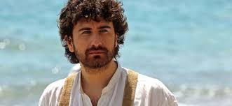 Trama, cast, trailer e streaming del film su rai 1 questa sera, domenica 1 agosto 2021, su rai 1 in prima serata va in onda si accettano miracoli, divertente commedia del 2015 diretta e interpretata da alessandro siani. Si Accettano Miracoli Film 2015 Mymovies It