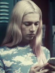 Blue and Jules Kiss Scene