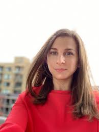 Samantha Mann's Instagram, Twitter & Facebook