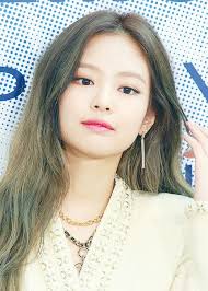 She is really kind and humble, but the way media paints her as a bad person and many people believe whatever they see. Jennie Kim Height Weight Age Boyfriend Family Facts Biography