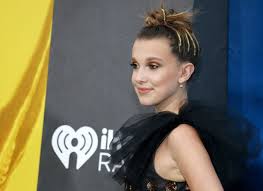 She rose to prominence for her role as eleven in the netflix science fiction drama series stranger things (2016), for which she earned a primetime emmy award nomination for outstanding supporting actress in a drama series at age 13. Kritiki I Zriteli Vysoko Ocenili Film Enola Holms S Milli Bobbi Braun Vip Play Novosti 24 09 2020