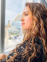 Lola Astanova plays Chopin's Autumnal 'Nocturnes'