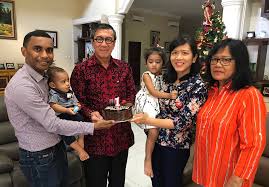 Laoly mengajukan surat pengunduran diri sebagai menteri kepada presiden joko widodo. Keluarga Yasonna H Laoly