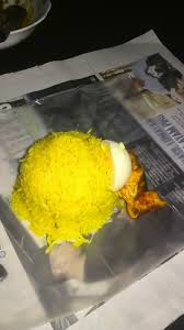 Masukkan beras ke dalam periuk nasi dan masukkan juga santan. Namakucella Nasi Lemak Kuning Bungkus Surat Khabar