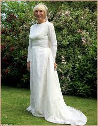 10 Astonishing Wedding Dresses For Over 50 Year Olds