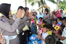 Mungkin dia kira aku cuma pengusaha kecilan. Mengenal Aturan Berseragam Polwan Dari Pakaian Umum Berjilbab Hingga Hamil Halaman All Kompas Com