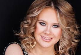 Dakota Hubbard's Instagram, Twitter & Facebook