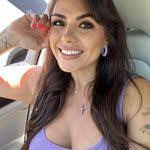 Claudia Loop's Instagram, Twitter & Facebook