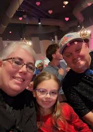 Nothing sweeter than watching her shine at her Christmas concert ✨🎄  Moments like this fill my whole heart! Mimi loves you endlessly ❤️❤️❤️