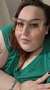 Hello I'm Deltra,new here! 55 living in MD single and looking to meet other  single men. I'm age flexible lol💋