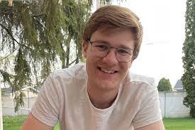 Alex Mayhew's Instagram, Twitter & Facebook