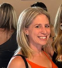 Shannon Kriz's Instagram, Twitter & Facebook