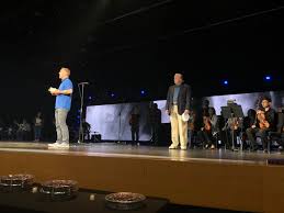 President trump surprised the mclean bible church congregation during a special day of prayer for the president, june 2. Tammy Thueringer On Twitter President Trump On Stage At The Mclean Bible Church Where He Received A Prayer From Pastor David Platt