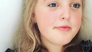 Lara Glover's Instagram, Twitter & Facebook