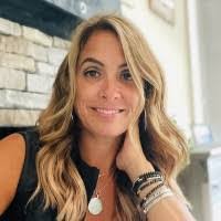 Arlene Mclaughlin's Instagram, Twitter & Facebook