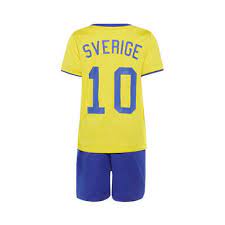 Här hittar du ett stort utbud av sportväskor från populära märken. Fotbollsklader Set I Yellow Fran Name It Ahlens