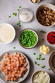 Chicken Pot Pie With Stuffing Crust Moms Munchkins Recipe In 2020 Chicken Pot Chicken Pot Pie Delicious Stuffing