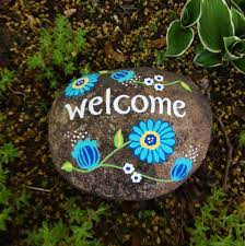 Easy Paint Rock Hey Friends Looking For Easy Rock Painting Ideas Perhaps You Re Simply Beginning You Rock Painting Art Painted Rocks Rock Painting Designs