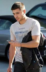 He coined his character's signature style, which consisted of long bangs that covered. 15 Best Zac Efron Hairstyle How To Get Hair Like Zac Efron S Atoz Hairstyles