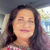 Lori Barefoot's Instagram, Twitter & Facebook