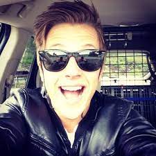Provided to youtube by universal music group royals · sverre eide the voice 2021: Sverre Eide On Twitter Selfie Http T Co Mig3od45mu