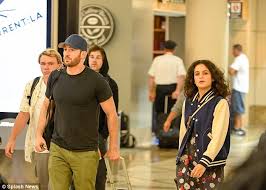 It is no secret that chris is one of the biggest names in the entertainment industry. Captain America Chris Evans Gf Jenny Slate Spotted At Lax L A 7 31 Lipstick Alley
