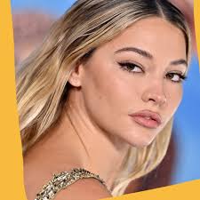 Madelyn Cline On Fame, Body Image & Set Banter With Daniel Craig | Glamour  UK