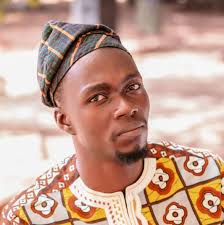 C'est bientôt la Saint Valentin, Pour éviter les "Goumins" offrez le  meilleur à votre amoureux (se). Quel est le cadeau le plus bizarre qu'on  vous ait offert à cette période? #PartagezLAmourAvecTECNO  #ShareLoveWithTECNO #