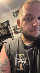 Do you use an electric can opener or a hand can opener?