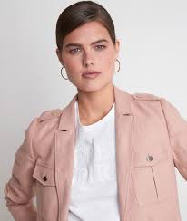 Cela peut sembler un étrange assortiment de couleurs, mais a réception j'ai trouvé la dentelle rose trop vive à mon gout et intégrer de l'écru m'a donné. Veste En Lin Rose Poudre Tulle Femme Maison 123