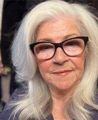 Stephanie Barnum's Instagram, Twitter & Facebook