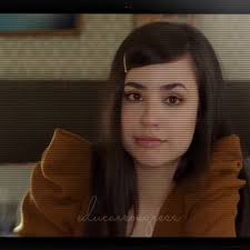 Feliz Cumpleaños Sofia Carson: Evie y Tu Carrera en Ascenso