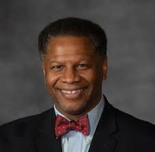 Robert Winn's Instagram, Twitter & Facebook