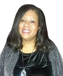 Lisa Roach's Instagram, Twitter & Facebook