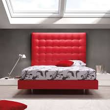 Tapizar La Cabecera De Tu Cama Es Un Modo Innovador De Plasmar O Darle Un Toque Personal Al Estilo De Tu Dormitorio Habitat Home Decor Decor Lounge Chair