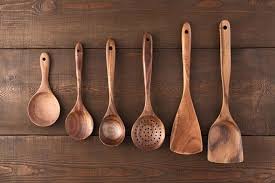 I recommend cleaning them in the morning and then oiling in the evening to give them ample time to dry. How To Clean Wooden Spoons And Why They Should Never Go In The Dishwasher Express Co Uk