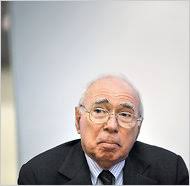 Taking Flight 3 An Odyssey Through the Brain 8 On an Innovative Device,  Apps Lacking Imagination 10 What Evil Lurks 12 What Was