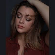 Heather Langlois's Instagram, Twitter & Facebook