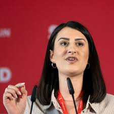 Nach Kevin Kühnert: Sinem Taşan-Funke kandidiert für Bundestag in  Tempelhof-Schöneberg